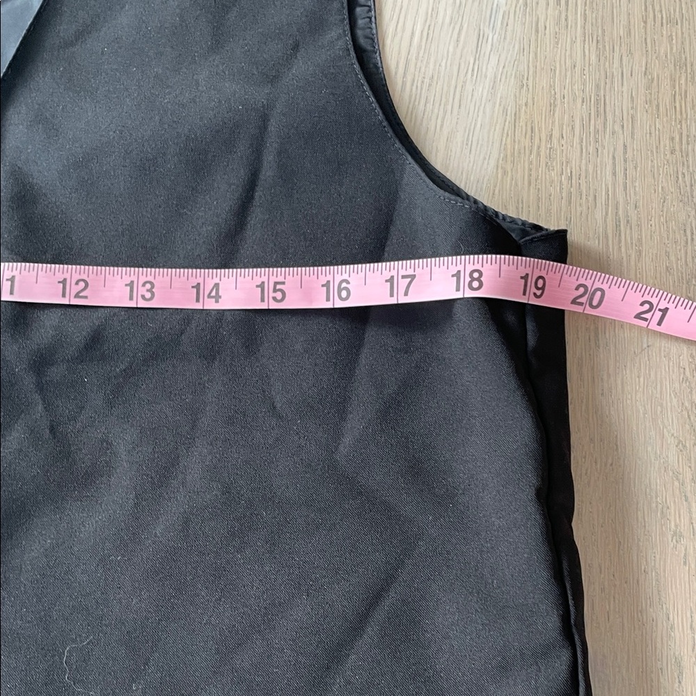 🧚‍♀️ Black Vest - Picture 3 of 5